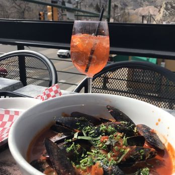 Rooftop Tavern - Pubs Near Me - Morrison, Colorado