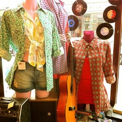 ClicSargent - Vintage Clothes and musical instruments