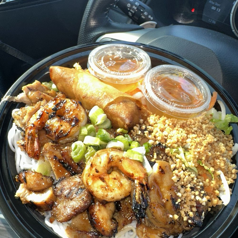 Chicken vermicelli bowl combo