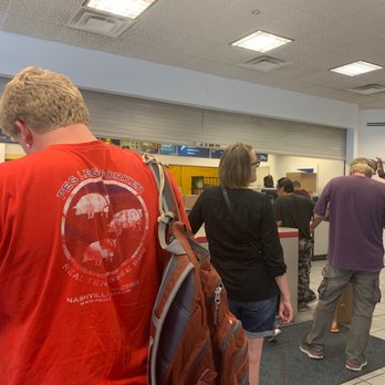 US Post Office - 13 people waiting on line - Post Offices Near Me - Chicago, Illinois