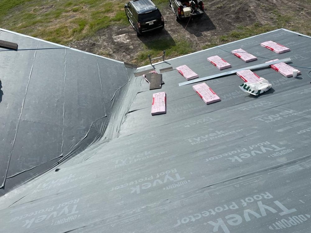 Slide of Bbenitez Roofing