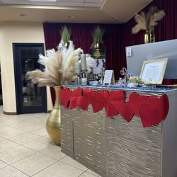 Veola's - Check in