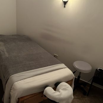 Heavenly Massage & Spa - Massage room - Day Spas Near Me - Schaumburg, Illinois Heavenly Massage & Spa - Massage room - Day Spas Near Me - Schaumburg, Illinois