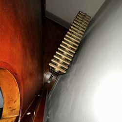 The Brickhouse Inn - Dirty behind head board