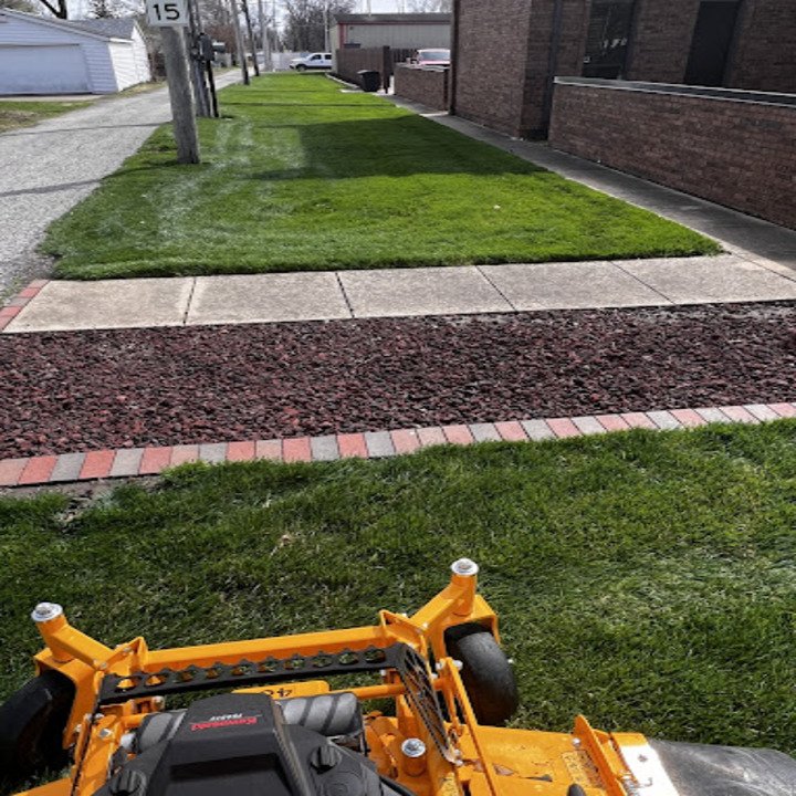 Quality Lawn Care - tree service in Springfield, IL