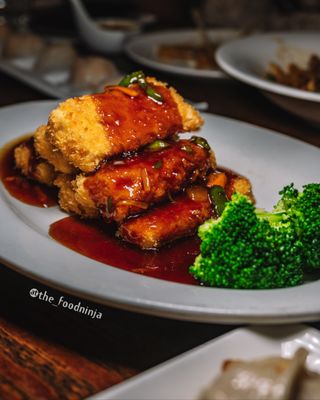 Tom's Dim Sum by null