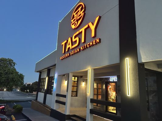 Tasty Modern Asian Kitchen by null