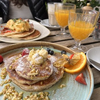Café Krone - oatmeal pancakes and the bacon egg pancakes - Cafes Near Me - Berlin, BE