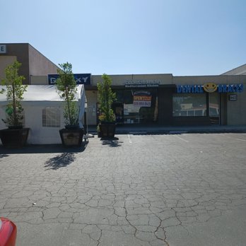 Mezzaterranean - Facing sunset, near Shell gas station - Mediterranean Near Me - West Covina, California