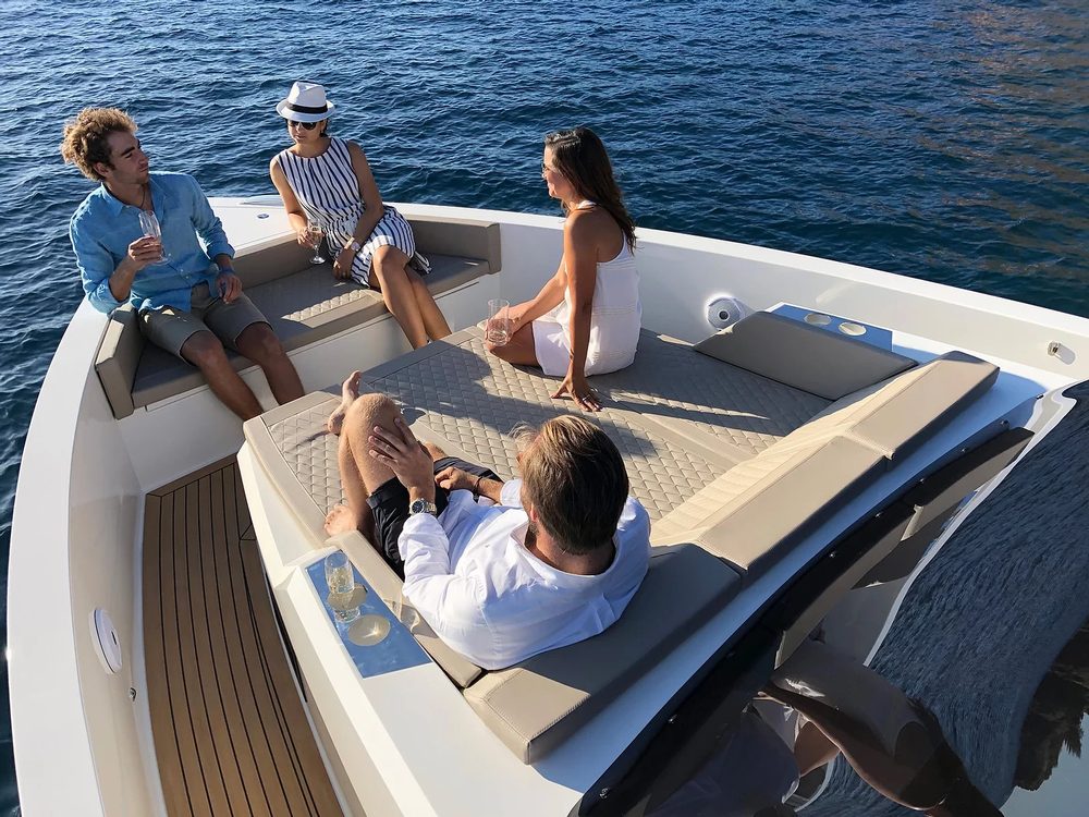 De Antonio Yachts Logo