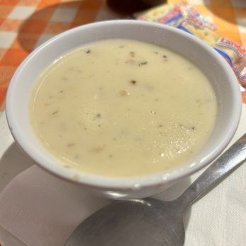 Tonys Chowder House - Clam chowder - Seafood Near Me - Mount Dora, Florida