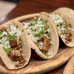El Nopalito - Tacos de Carnitas