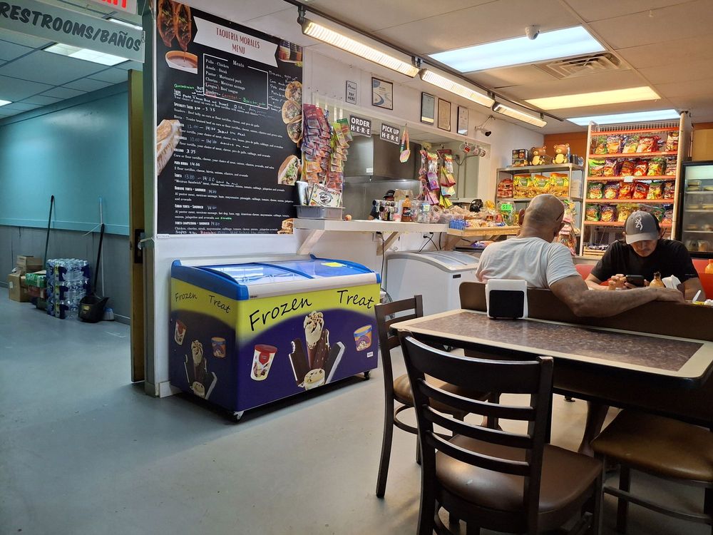 Morales Tienda Y Taqueria Logo