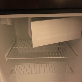 Hilton Garden Inn Springfield, IL - Frost build up in freezer compartment not allowing the doors to close properly. - Hotels Near Me - Springfield, Illinois Hilton Garden Inn Springfield, IL - Frost build up in freezer compartment not allowing the doors to close properly. - Hotels Near Me - Springfield, Illinois