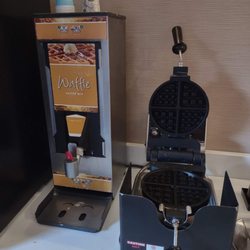 Quality Inn Hackettstown - Long Valley - I still don't know how anyone is meant to transfer the batter to the waffle iron.