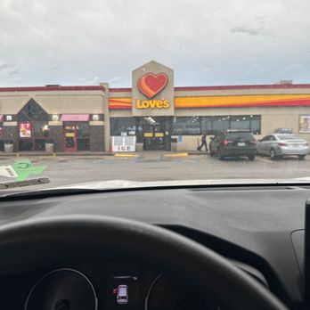 Love's Travel Stop - a view from inside a car - Convenience Stores Near Me - Tallulah, Louisiana Love's Travel Stop - a view from inside a car - Convenience Stores Near Me - Tallulah, Louisiana