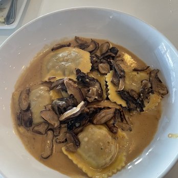 West End Bar & Kitchen - Veal Ossobuco Raviolis - American Near Me - Del Mar, California West End Bar & Kitchen - Veal Ossobuco Raviolis - American Near Me - Del Mar, California