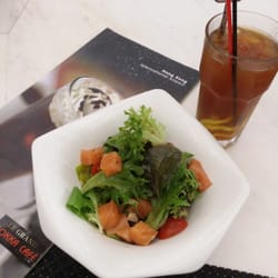 Le Grand Pokka Café - Salmon salad, add $55 come with salad and tea or coffee~