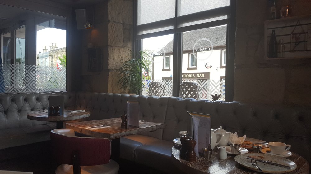 THE CORNER HOUSE 17 Howgate, Kilwinning, North Ayrshire, United