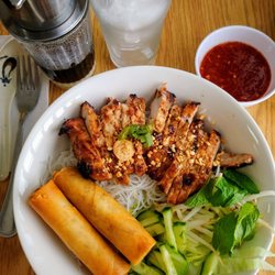 Red Brick Wall - Lemongrass pork on vermicelli with an iced coffee.