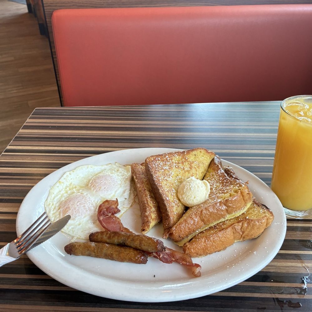 French toast bacon  and eggs  really good   I love to come here, fast service and great customer service!!!!