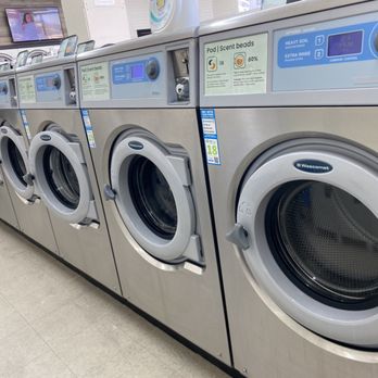 Coco Laundry - Laundromat, Wash & Fold - Machines - Laundromat Near Me - Long Beach, California Coco Laundry - Laundromat, Wash & Fold - Machines - Laundromat Near Me - Long Beach, California