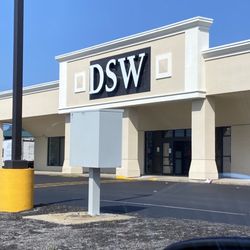 DSW Designer Shoe Warehouse - Outside