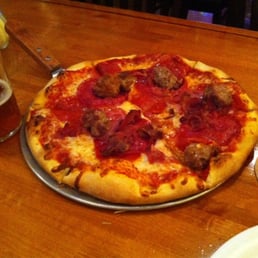 Great handcrafted Pizza and cold beer