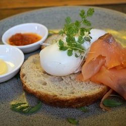The Winey Cow - Poached eggs on toast with smoked salmon