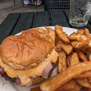 Upland Columbus Pump House - Brewpubs Near Me - Columbus, Indiana Upland Columbus Pump House - Brewpubs Near Me - Columbus, Indiana