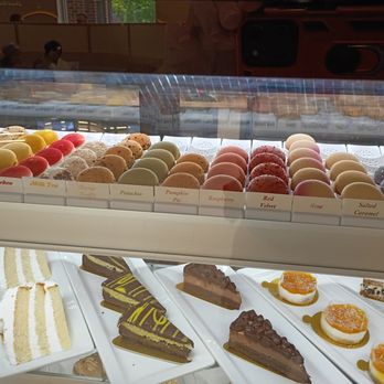 Paris Banh Mi - Coffee, Cookies and Cream, Earl Grey, Green Tea, Hazelnut Brittle, Lemon, Lychee, Milk Tea, Orange Truffle, Pistachio, Pumpkin Pie, etc - Vietnamese Near Me - Chapel Hill, North Carolina Paris Banh Mi - Coffee, Cookies and Cream, Earl Grey, Green Tea, Hazelnut Brittle, Lemon, Lychee, Milk Tea, Orange Truffle, Pistachio, Pumpkin Pie, etc - Vietnamese Near Me - Chapel Hill, North Carolina