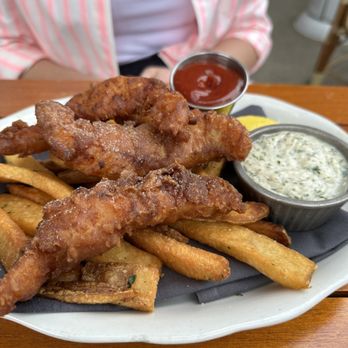 Armitage Alehouse - Fish & Chips - Pubs Near Me - Chicago, Illinois