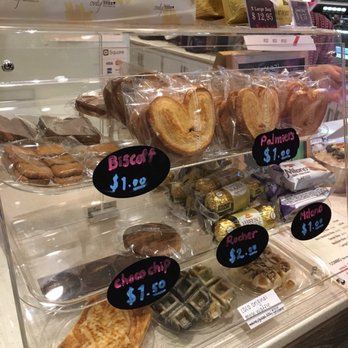 Cocohodo - To-go sweets and a sample of the croissant taiyaki - Desserts Near Me - Flushing, New York Cocohodo - To-go sweets and a sample of the croissant taiyaki - Desserts Near Me - Flushing, New York