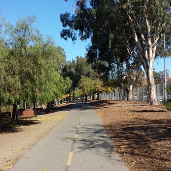 Lake Almaden Trail - Fully paved trails - Hiking Near Me - San Jose, California