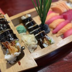 Sushi sashimi deluxe
