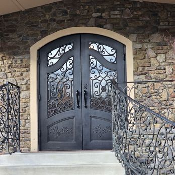 Lydia's Italian Kitchen - Beautiful and elegant black doors entrance. - Pizza Near Me - Salem, Virginia Lydia's Italian Kitchen - Beautiful and elegant black doors entrance. - Pizza Near Me - Salem, Virginia
