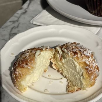 Paneterie - Cream puff - Breakfast & Brunch Near Me - West Palm Beach, Florida Paneterie - Cream puff - Breakfast & Brunch Near Me - West Palm Beach, Florida