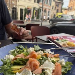 Mammò - Salad w smoked salmon