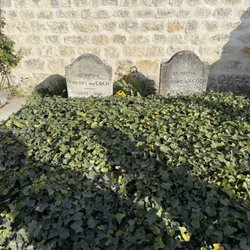 La Tombe de Vincent Van Gogh - Vincent Van Gogh's final resting place and along side of his brother Theodore.