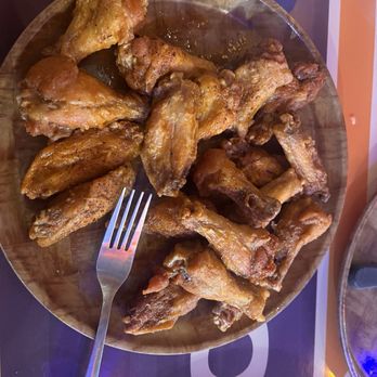 Hooters - Wings - American Near Me - Chicago, Illinois