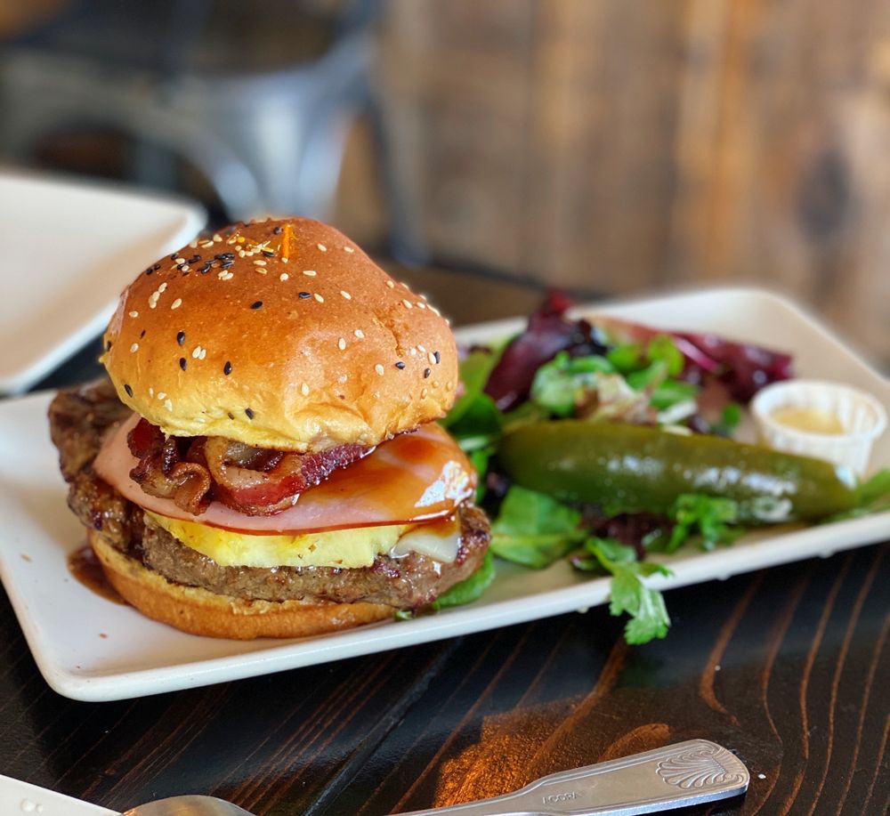 MONA’S BURGERS & SHAKES Updated October 2024 366 Photos & 597