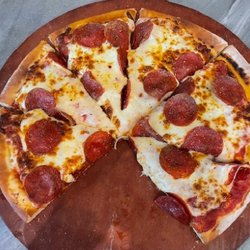 Kings Point Palm Court Cafe & Bar - Pepperoni pizza w/X-tra Cheese