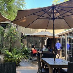 Nash's Restaurant - Outside patio - so pleasant on the May Day!