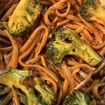 Rice Pot Express - Vegetable lo mein with extra broccoli - Asian Fusion Near Me - Hickory Creek, Texas Rice Pot Express - Vegetable lo mein with extra broccoli - Asian Fusion Near Me - Hickory Creek, Texas