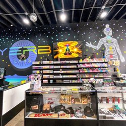 Yerb Labs - Mural retail shop Yerb Labs Retail