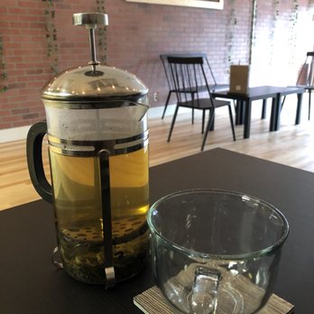 Urban Leaf Cafe - Wild berry green tea - Desserts Near Me - Nutley, New Jersey