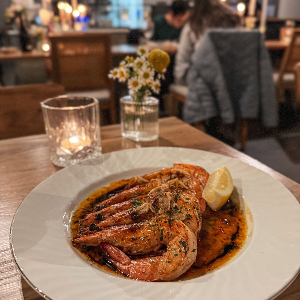 Luka - Spicy Blue Prawns - Coffee & Tea Near Me - Artesia, California Luka - Spicy Blue Prawns - Coffee & Tea Near Me - Artesia, California