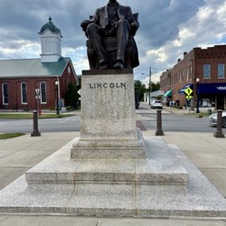 Lincoln Square - 08.29.25 Lincoln Square is a National Register of Historic Places destination