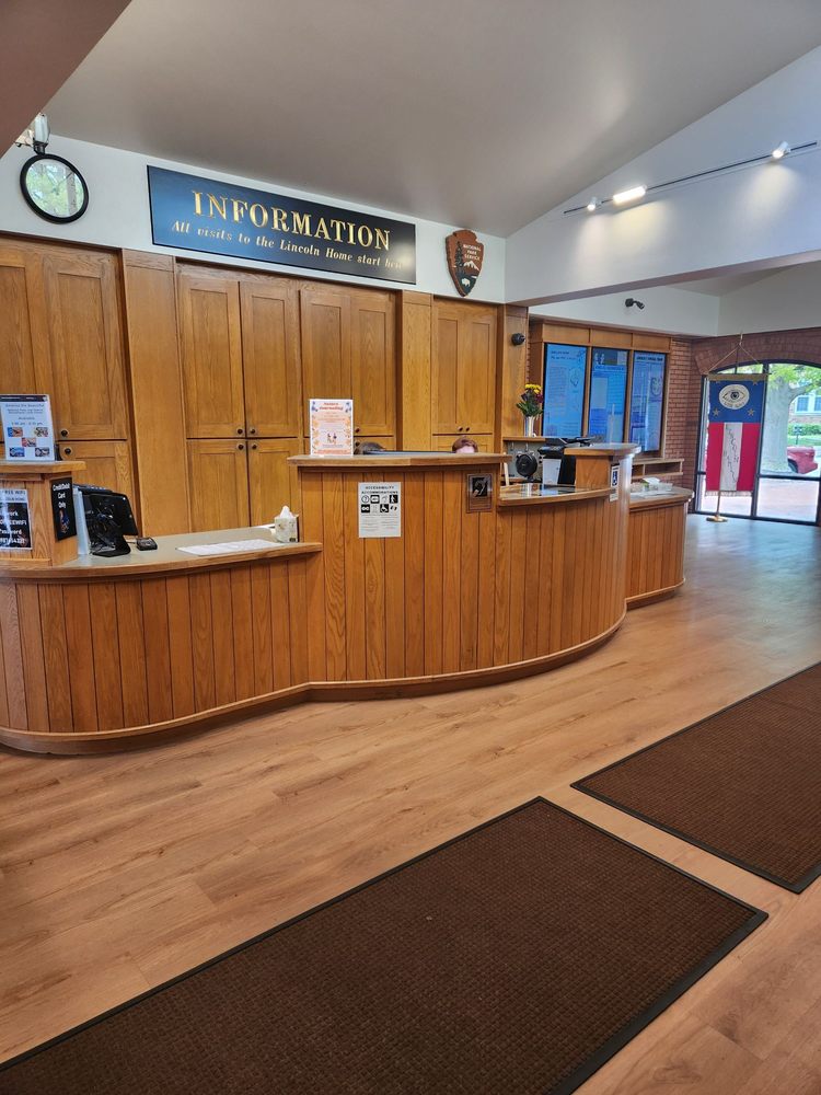 Lincoln Home Visitor's Center - wedding in Springfield, IL