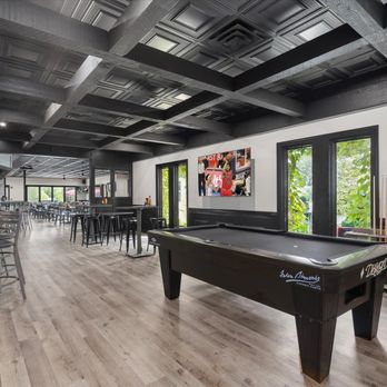 On Par Restaurant & Lounge - Sports Bars Near Me - Darien, Illinois On Par Restaurant & Lounge - Sports Bars Near Me - Darien, Illinois